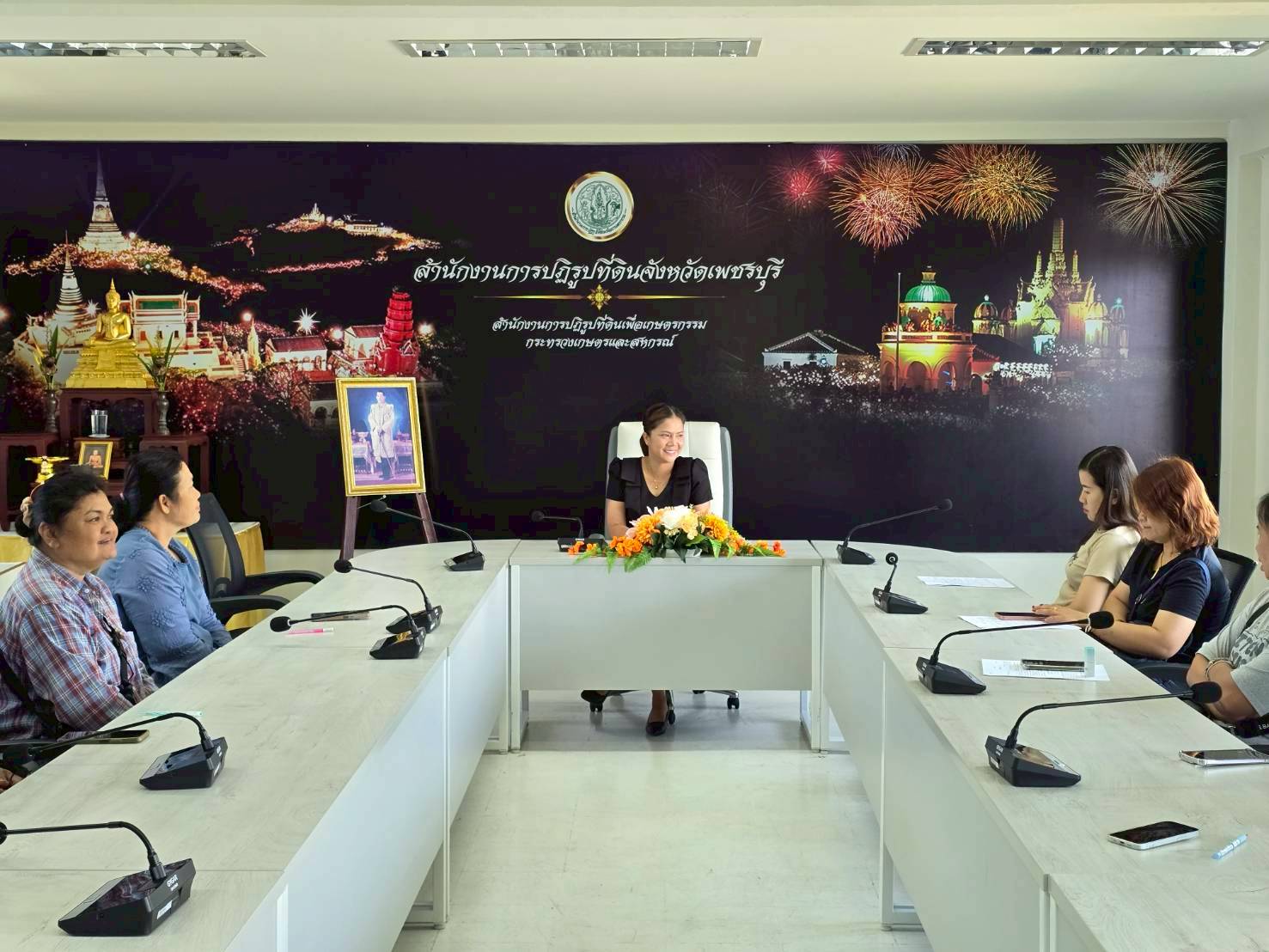 title - ปฏิรูปที่ดินจังหวัดเพชรบุรี มอบหมายกลุ่มการเงินบัญชีและจัดเก็บผลประโยชน์ ดำเนินการจัดทำสัญญากู้ยืมเงินกองทุนการปฏิรูปที่ดินเพื่อเกษตรกรรม และมอบสินเชื่อให้แก่เกษตรกรในเขตปฏิรูปที่ดินจังหวัดเพชรบุรี